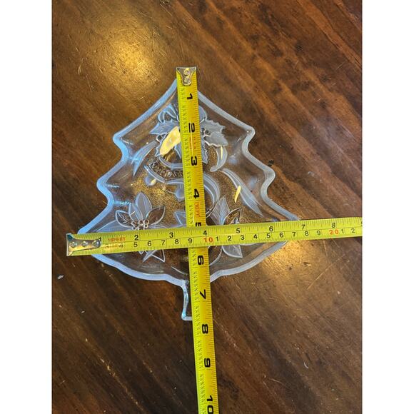 Christmas/Holiday Etched Glass Dishes, Carolers & A Christmas Tree - Picture 3 of 6